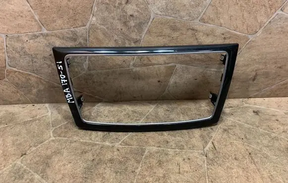 Mercedes-Benz GLS X166 Radio/GPS head unit trim A1666802417