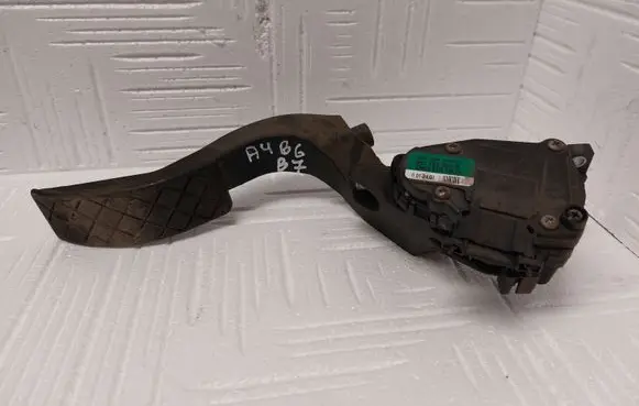 Audi A4 S4 B6 8E 8H Accelerator throttle pedal 8EI721523A
