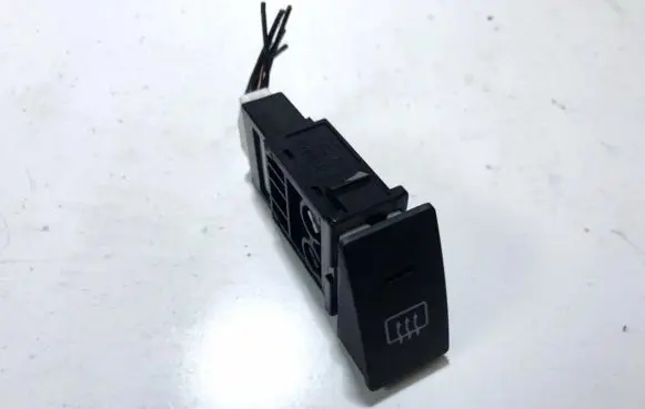 Hyundai Matrix Windscreen/window heater switch 9371017000 93710-17000