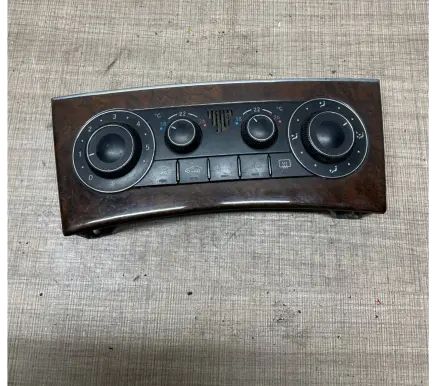 Mercedes-Benz C W203 Climate control unit A2038304085