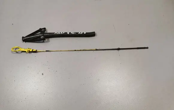 Nissan Qashqai Oil level dip stick 
