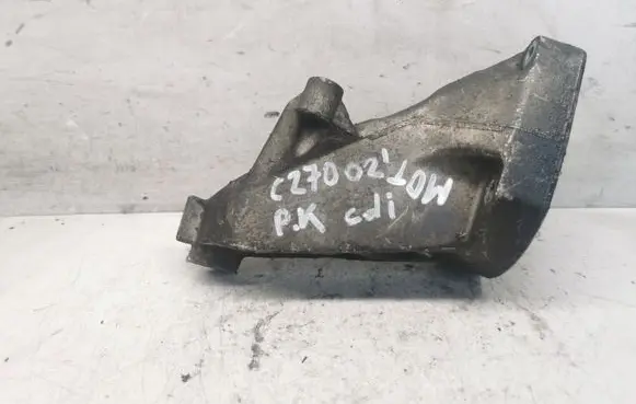 Mercedes-Benz C W203 Engine mounting bracket