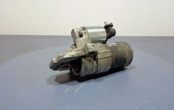 Mazda CX-7 Starter motor M000T87681
