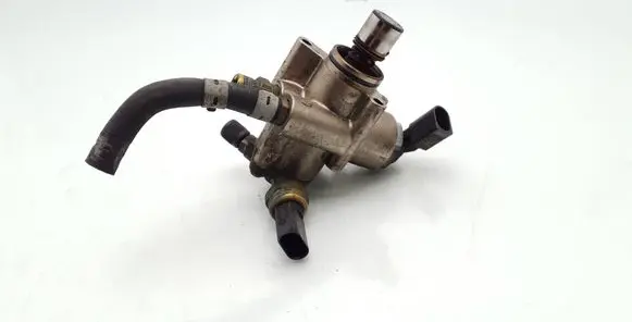 Audi A3 S3 8P Fuel injection high pressure pump 06F127025H
