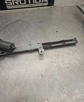 Mercedes-Benz CLK A209 C209 Seat belt adjustment motor 0132004321 2098600282