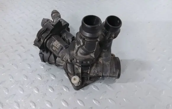 Thermostat/thermostat housing