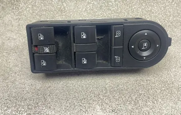 Opel Zafira B Electric window control switch 13228698