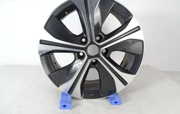 Nissan Leaf II (ZE1) Original wheel cap N86701-10 N867D1