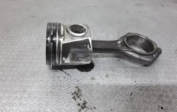 Fiat Ducato Piston with connecting rod