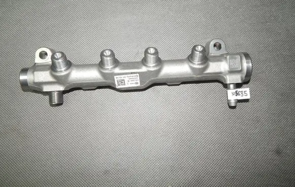 Volkswagen PASSAT B8 Fuel main line pipe 04L089G