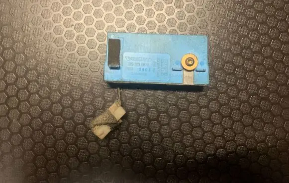 Volvo C70 Aerial antenna amplifier 3533801 61189808
