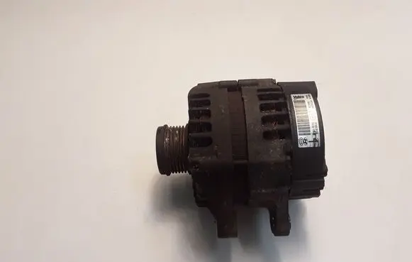 KIA Sorento Generator/alternator 373002F100