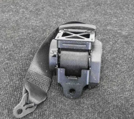 BMW M4 F82 F83 Rear seatbelt 7243309