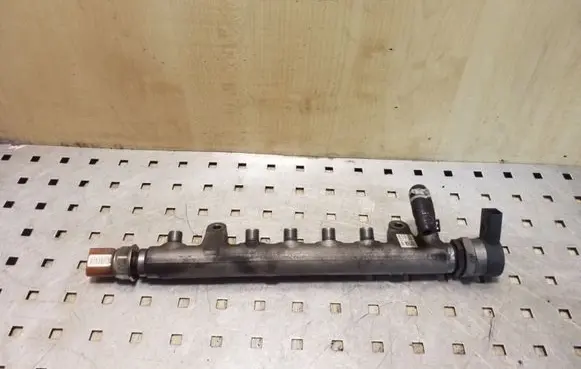 Volkswagen PASSAT CC Fuel main line pipe 03L089C
