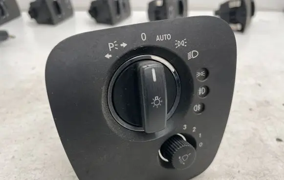 Mercedes-Benz CLS C219 Light switch A2195450604