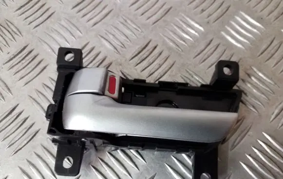 KIA Sorento Front door interior handle 826132P000