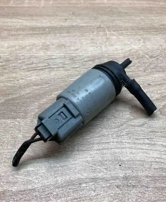 BMW 3 E90 E91 Windscreen/windshield washer pump 6934159 6941664 23557610