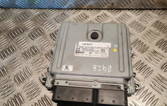 Mercedes-Benz Vito Viano W639 Engine control unit/module 6421509677 A6421509677