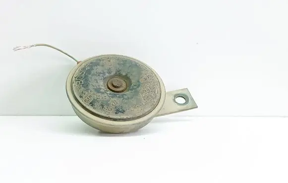 Nissan Terrano Horn signal E9011163
