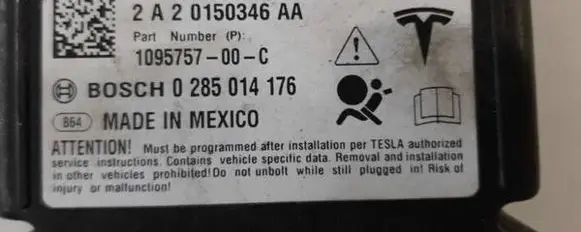 Tesla Model 3 Airbag control unit/module 2A20150346AA 109575700C 0285014176