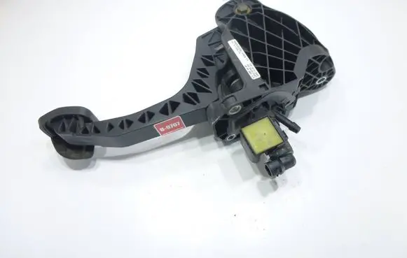 Volkswagen Golf Plus Clutch pedal 1K1721059CH