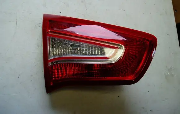 KIA Sportage Tailgate rear/tail lights
