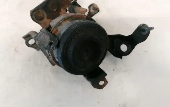 Toyota Corolla E120 E130 Engine mount bracket 1230527020 12305-27020