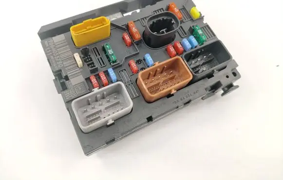 Citroen C2 Fuse module 9664055780