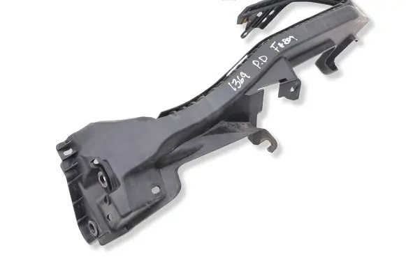 Toyota GT 86 Headlight/headlamp mounting bracket 57707CA002