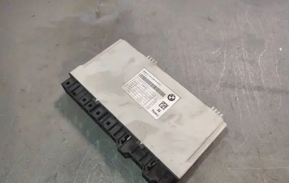 BMW X5 E70 Fuse module 9264974 61359264974 61359221861