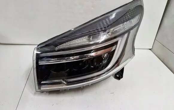 Renault Trafic III (X82) Headlight/headlamp 260608582R