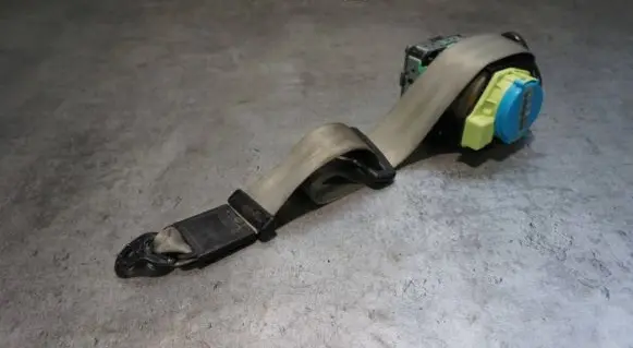 Audi TT TTS Mk2 Front seatbelt 8J8857705