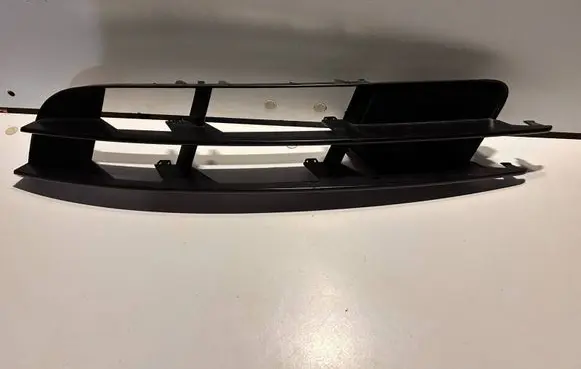 Audi Q7 4L Front bumper lower grill 4L0807681