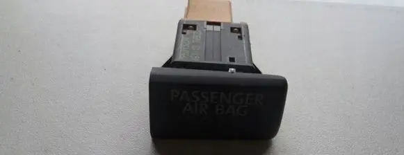 Volkswagen Touareg II Passenger airbag on/off switch 7P6919234