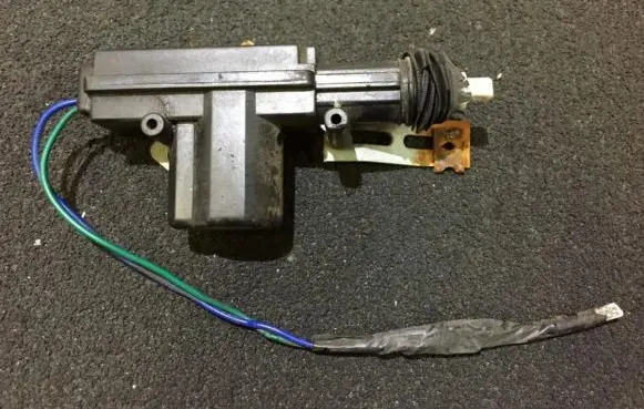 Audi 80 90 B3 Central locking motor 