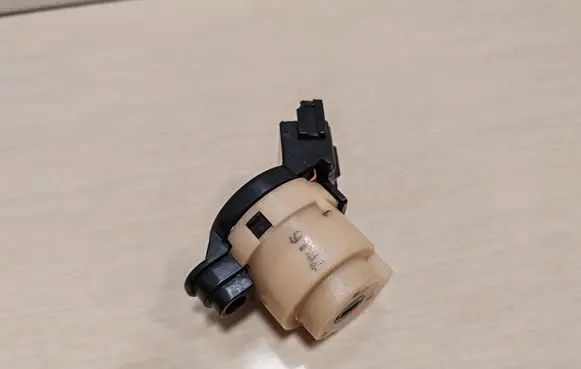 Mitsubishi Carisma Ignition lock contact 