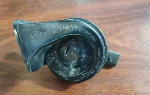 Porsche Macan (95B) Horn signal 95B951212B 6033FB2378