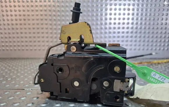 Audi A6 S6 C5 4B Rear door lock S180317722 4B0839016G