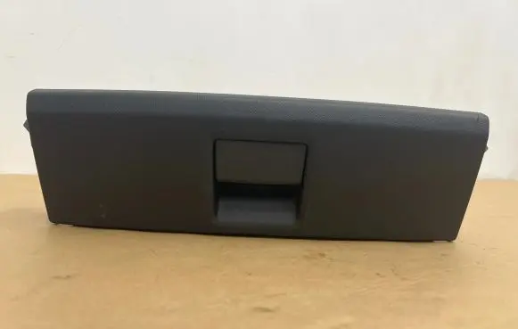 Porsche Cayenne (9Y0 9Y3) Front driver seat 8K0882601D 9Y0882601