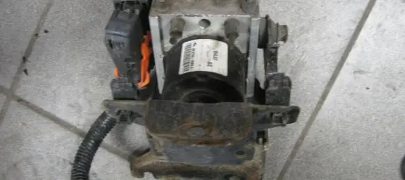Suzuki Grand Vitara I ABS Pump 64J00