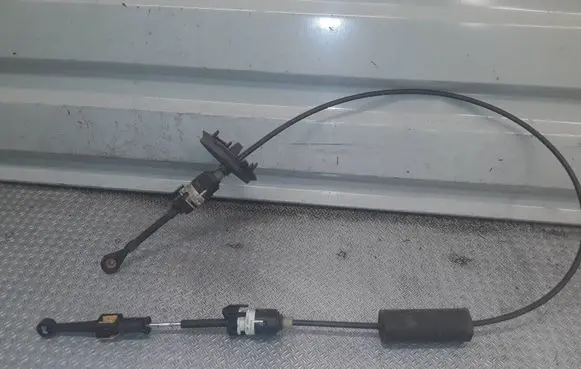 Opel Insignia A Gear shift cable linkage 