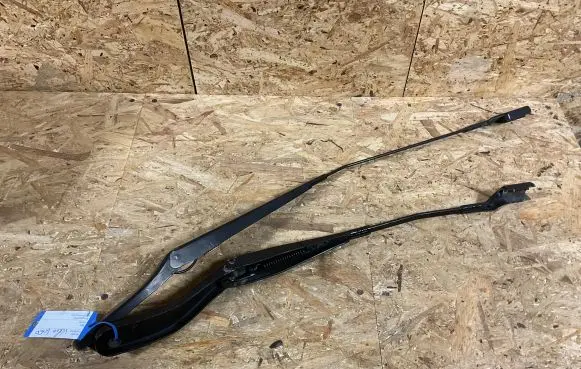 Volvo V50 Windshield/front glass wiper blade 31253996