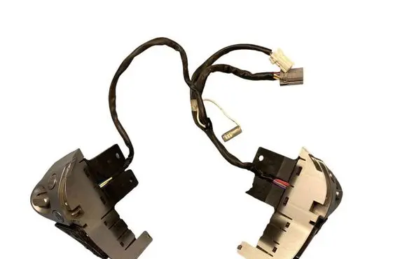 Nissan Juke I F15 Steering wheel buttons/switches 