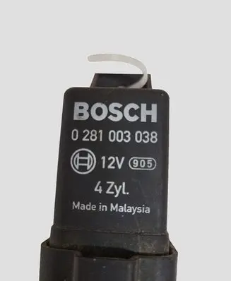 Volkswagen Golf V Glow plug pre-heat relay 038907281D 0281003038