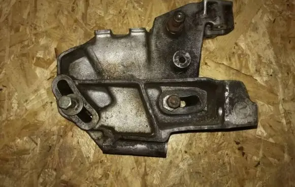 Mercedes-Benz W123 Fuel filter bracket/mount holder 6172360330