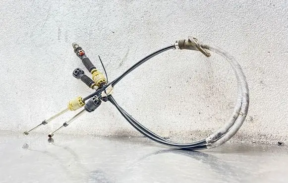 Volvo V50 Gear shift cable linkage 8653911
