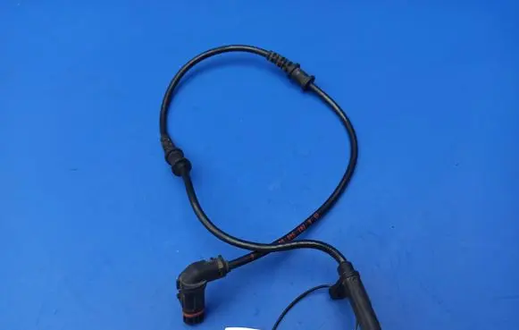 Mercedes-Benz C W203 ABS brake wheel speed sensor A2035400417 2105407681