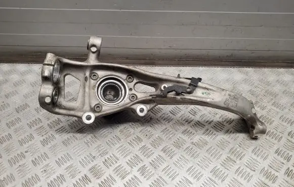 Audi Q8 Front wheel hub 4M0407242K 4M0407560