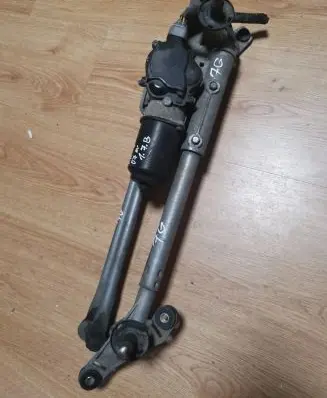 Honda FR-V Front wiper linkage and motor