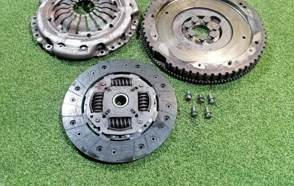 Renault Kangoo II Clutch set kit 301016758R 527571